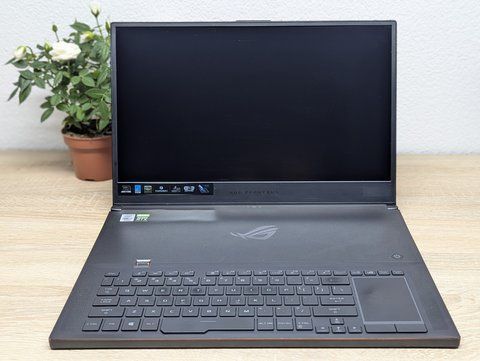 Ноутбук ASUS ROG Zephyrus S17 модель GX701LXS-HG032T НА РОЗБІР Б/В