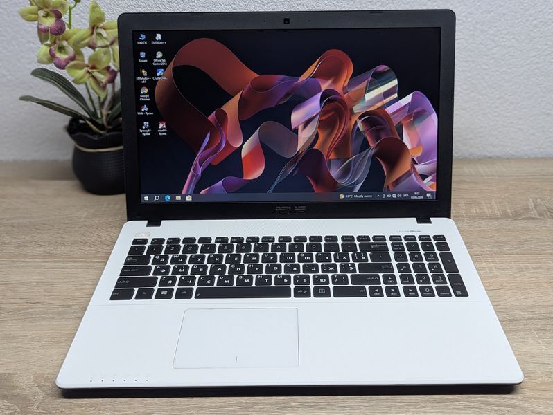 Ноутбук Б/В Asus R510C: 15.6, Intel Core i3-3217U, 8 GB DDR3,GeForce GT 720M 2Gb, SSD 256Gb Asus178 фото