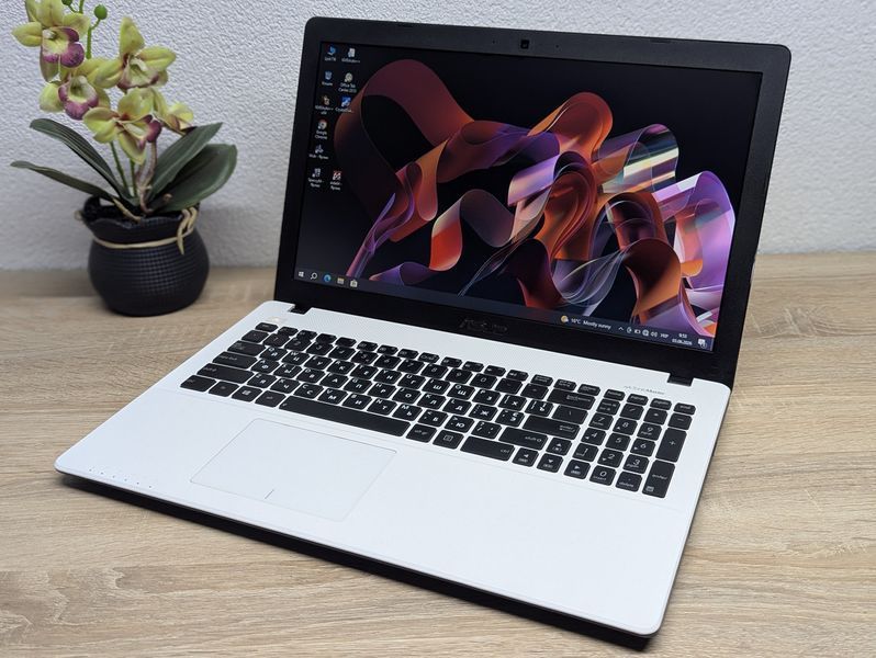 Ноутбук Б/В Asus R510C: 15.6, Intel Core i3-3217U, 8 GB DDR3,GeForce GT 720M 2Gb, SSD 256Gb Asus178 фото