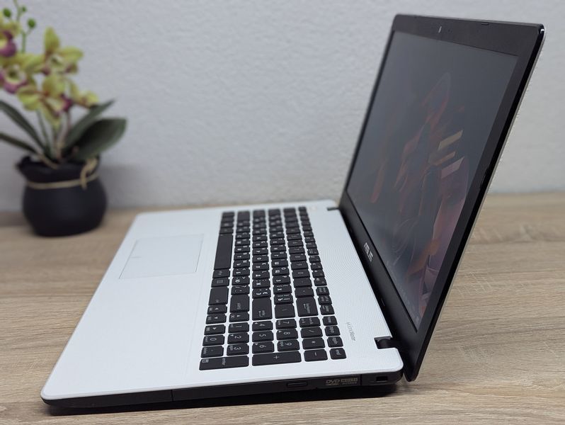 Ноутбук Б/В Asus R510C: 15.6, Intel Core i3-3217U, 8 GB DDR3,GeForce GT 720M 2Gb, SSD 256Gb Asus178 фото