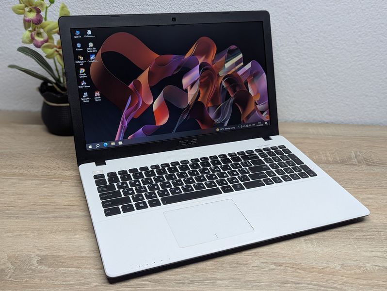 Ноутбук Б/В Asus R510C: 15.6, Intel Core i3-3217U, 8 GB DDR3,GeForce GT 720M 2Gb, SSD 256Gb Asus178 фото