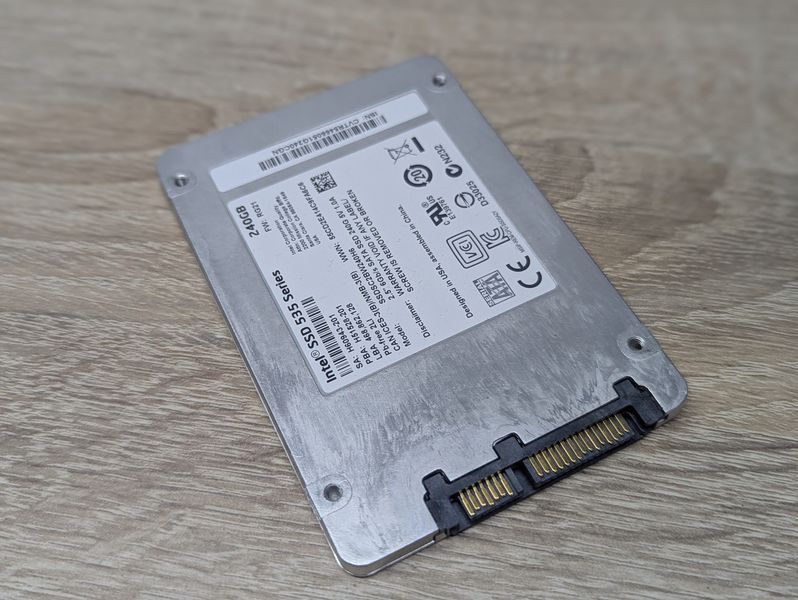 SSD Intel 535 Series 240 ГБ 2.5" Б/В