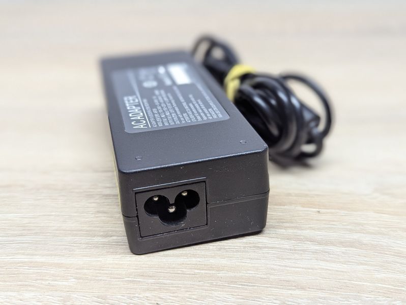 Універсальний блок живлення AF09,120 Вт,20 В,6 А, 3-pin mini-DIN Б/В