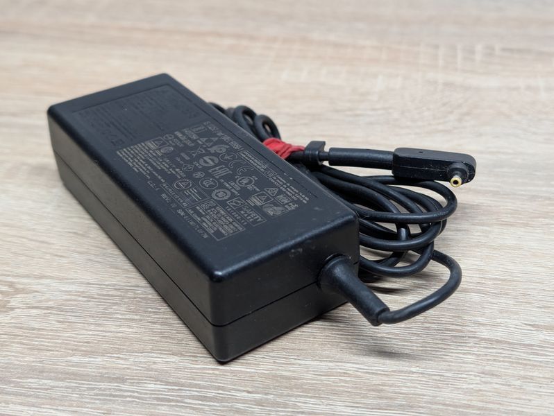 Блок живлення Delta Electronics ADP-65DE B 65W, 19V, 3.42А, 3.0x1.1мм Б/В