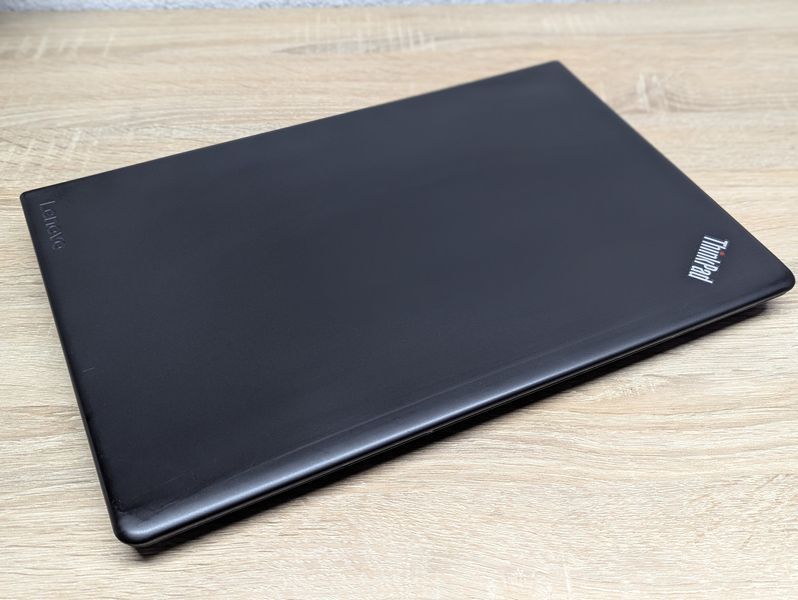 Ноутбук Lenovo ThinkPad E570: 15.6, Intel Core i3-7100U,8 GB DDR4,SSD 128Gb Б/В