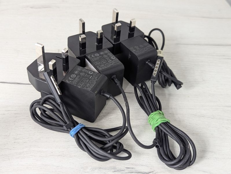 Microsoft Surface 1513: 24w 12V 5 pin Б/В