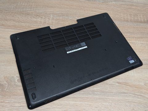 Cервісна кришка для ноутбука Dell Latitude E5570 Б/В