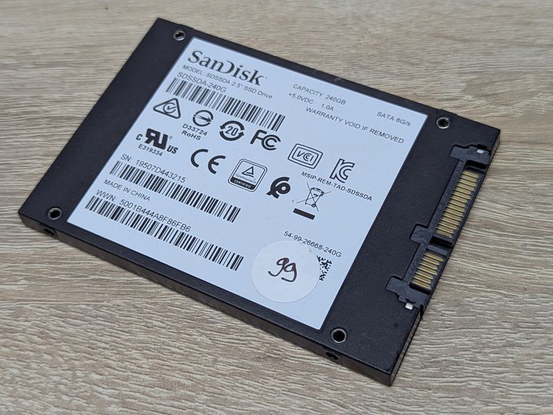 SSD SanDisk PLUS 240 ГБ 2.5" Б/В