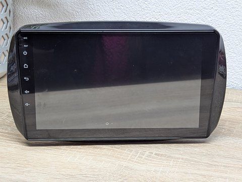 Новий Універсальна автомобільна мультимедійна система на базі Android