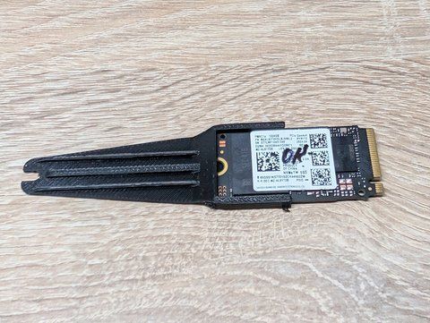 SSD Samsung PM9C1a 1TB NVMe M.2 2242-2280 Життя 99% Б/В