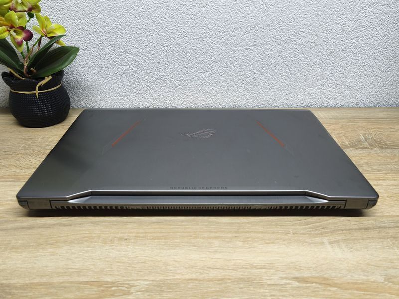 Ноутбук Б/В Asus Strix ROG GL702V:17 Full HD Intel Core i7-7700HQ 16 GB DDR4 NVIDIA GeForce GTX 1070 4Gb SSD 256Gb+HDD 1Tb Asus187 фото
