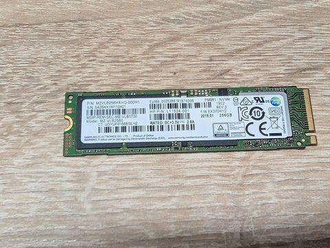 SSD Samsung PM981 256GB NVMe M.2 2280 Життя 99% Б/В